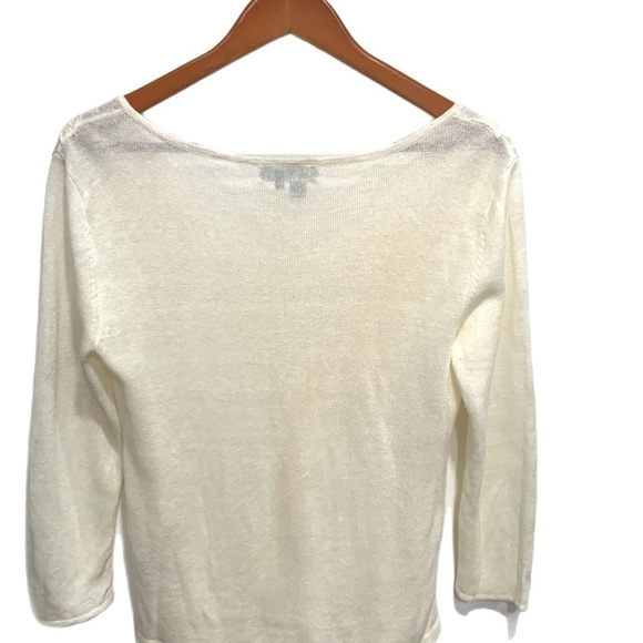 Elegant White V-Neck Sweater - Picture 4 of 6